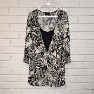 Maggie Barnes Floral Black, Gteem & Cream Tropical Buckle Detail Top. Size 3X-4X